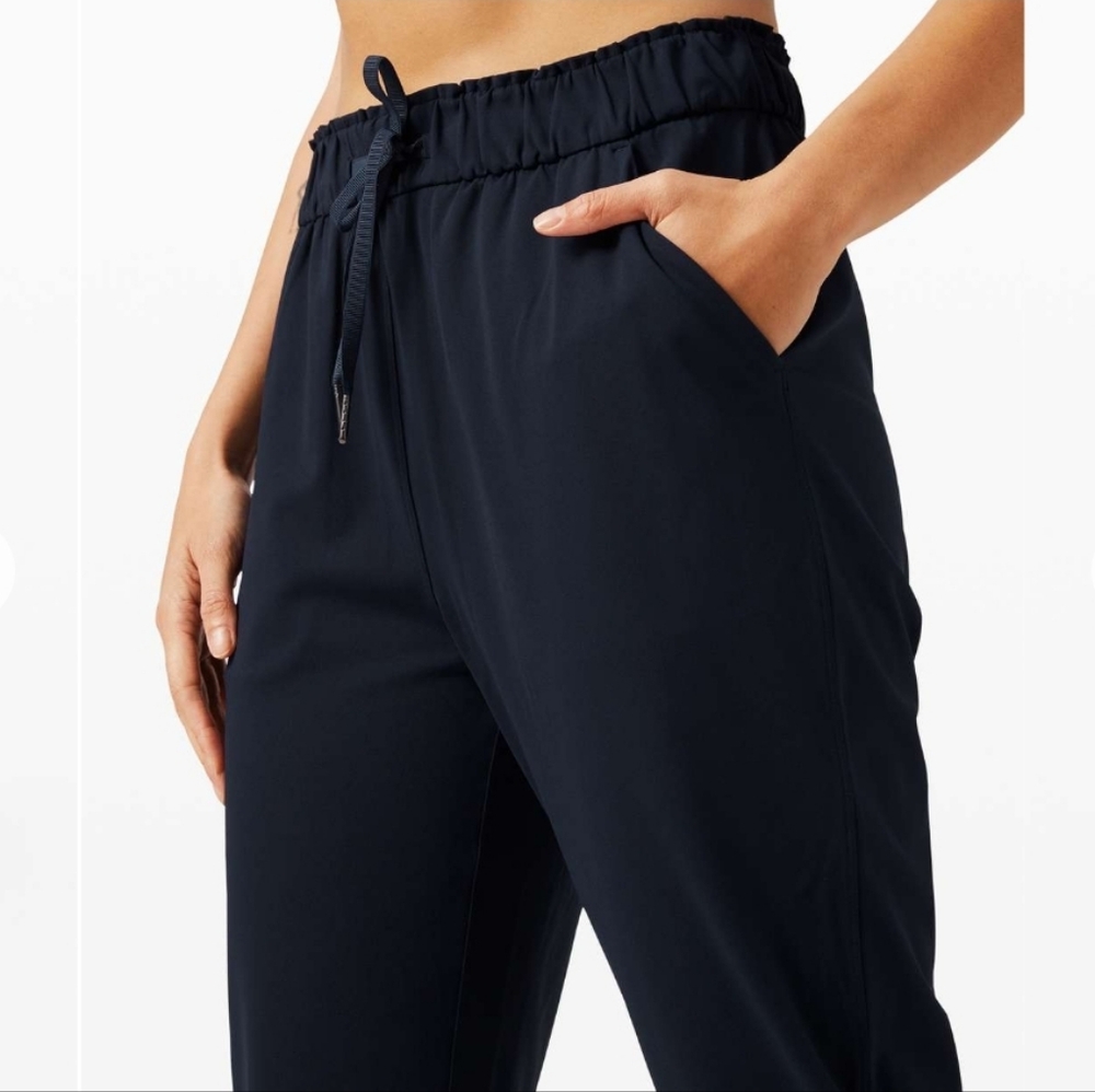 Lululemon On The Move Luxtreme High Waist Pants Crop Size 10